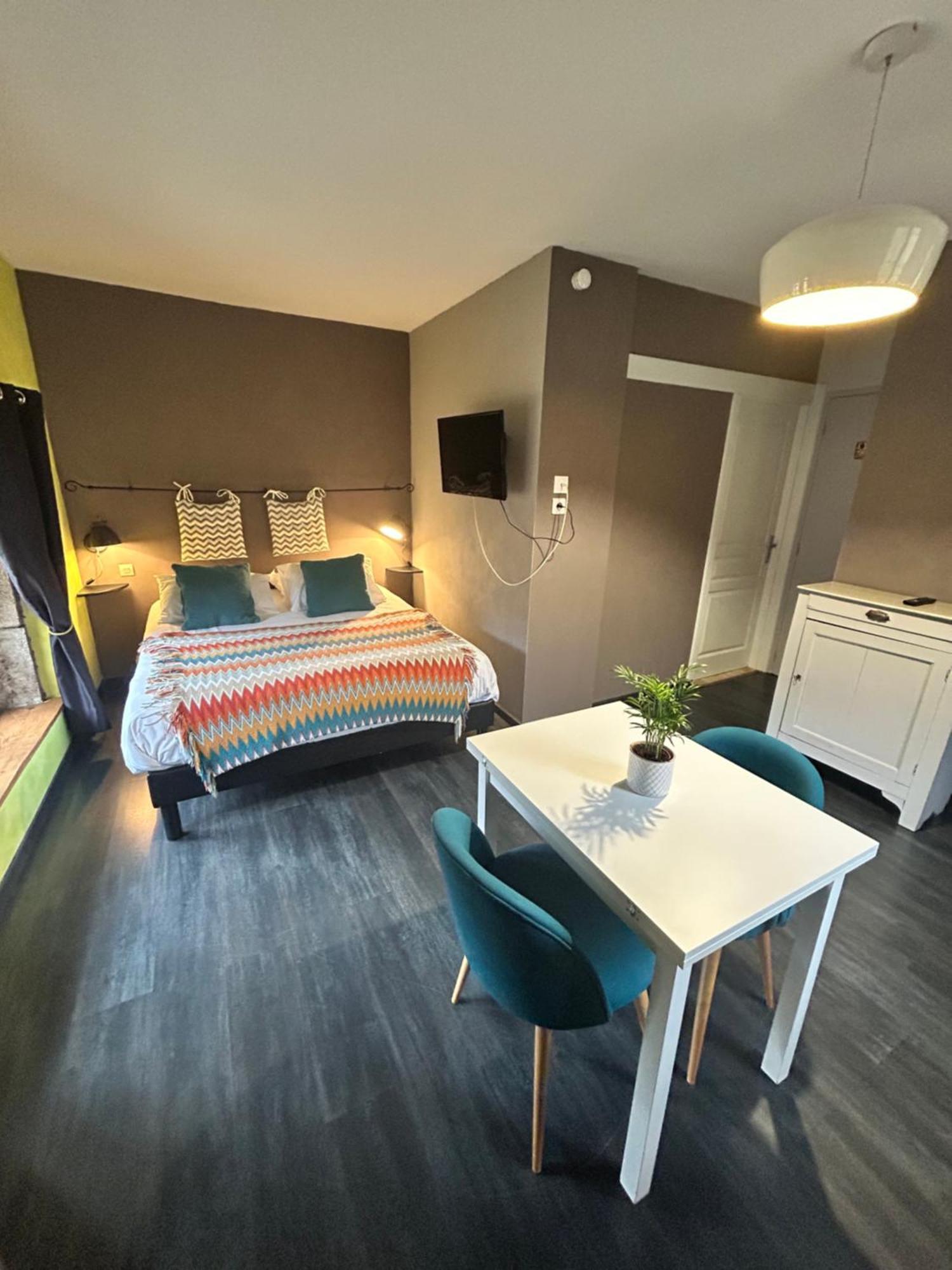 Le D'Tour Gourmand Bed & Breakfast Toulouse-le-Chateau Dış mekan fotoğraf